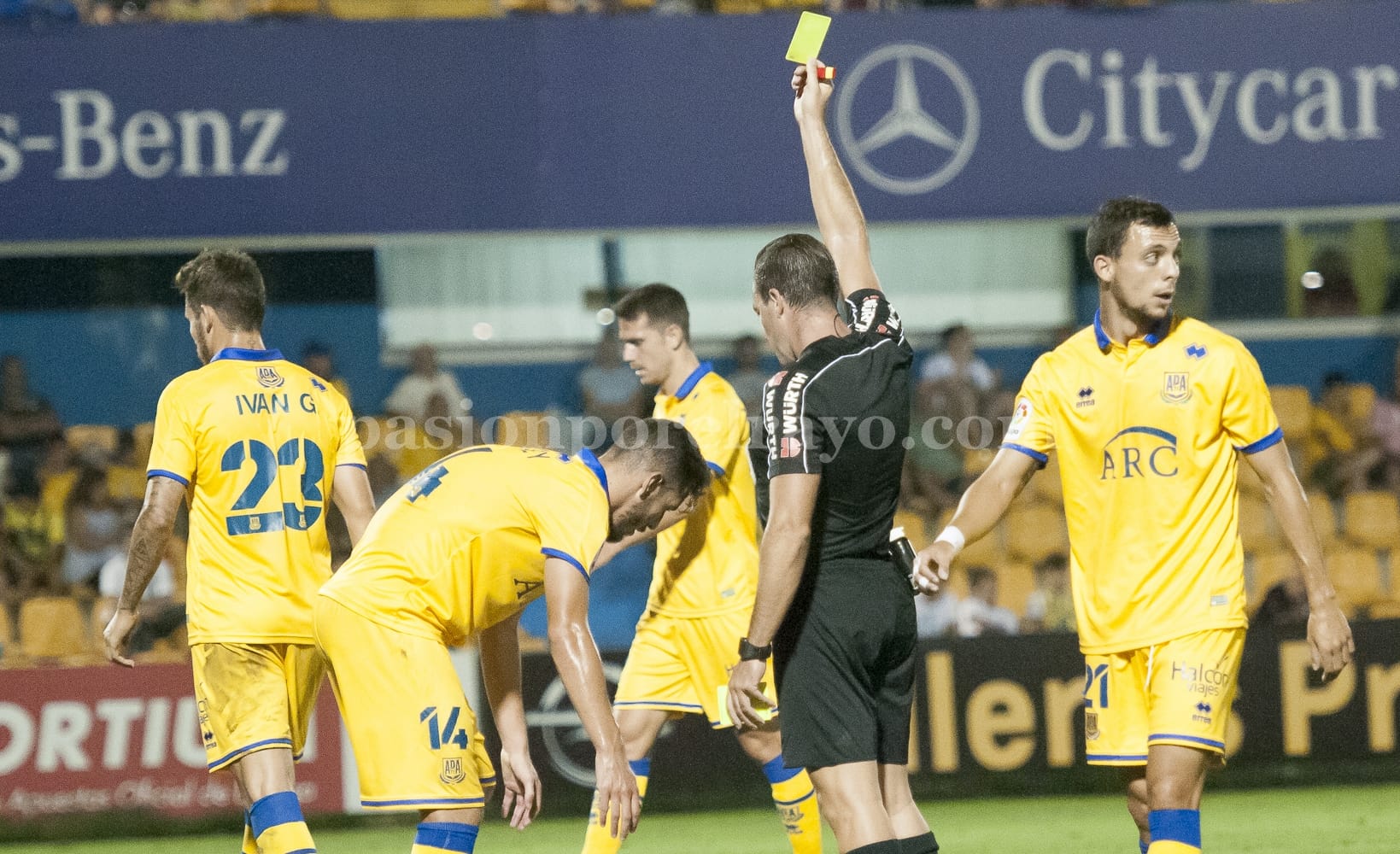 Rayo y Tenerife se quedan solos en la cola de la clasificación