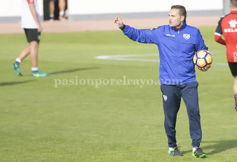 Baraja esconde sus cartas