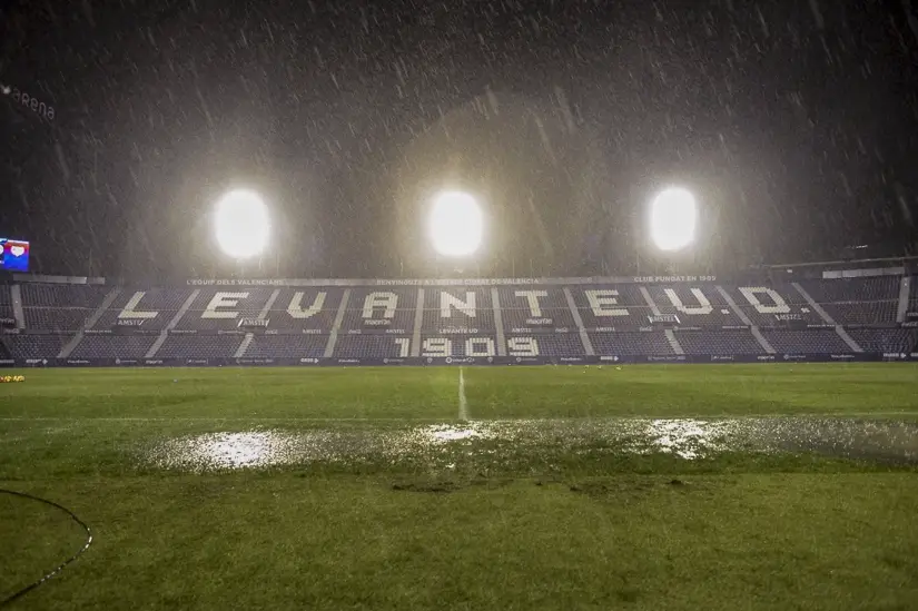El Levante-Rayo aplazado por la lluvia