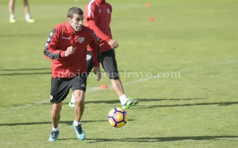 Trashorras y Miku entran en la lista para el duelo con el Lugo