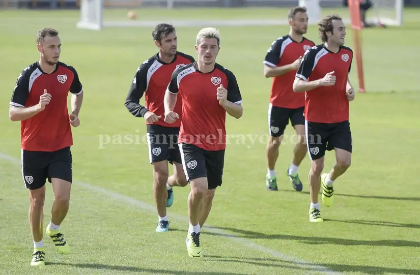 Nueve jugadores siguen al margen