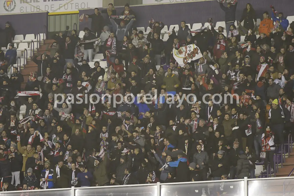 La afición del Rayo dejó su impronta en Pucela