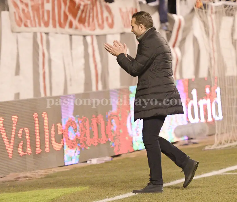 ¿Qué pasó ayer en la sala de prensa de Vallecas?