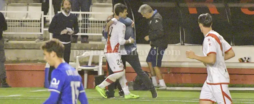 Javi Guerra celebró su gol con Míchel