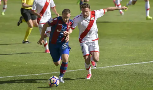 El Rayo toma aire ante el líder