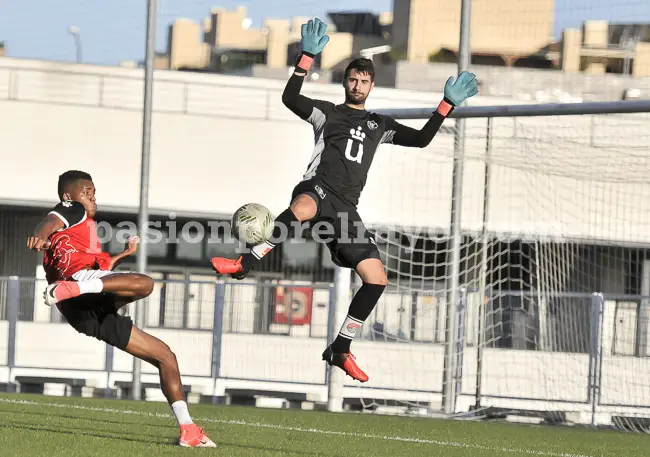 El filial derrota en su estreno al Móstoles