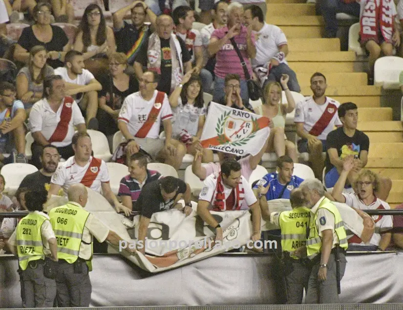 Nuevo lío con las pancartas de las peñas