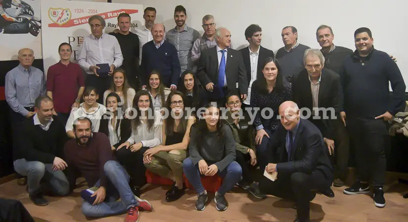 La Peña Rayista 2004 entregó sus premios anuales