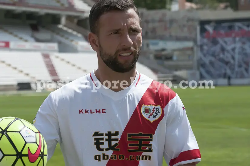 El Rayo confirma la salida de Razvan Rat