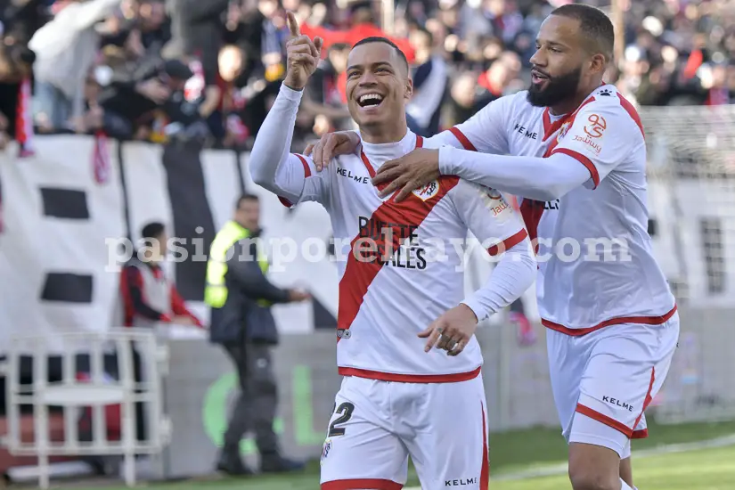 Victoria para lograr el liderato provisional de Segunda