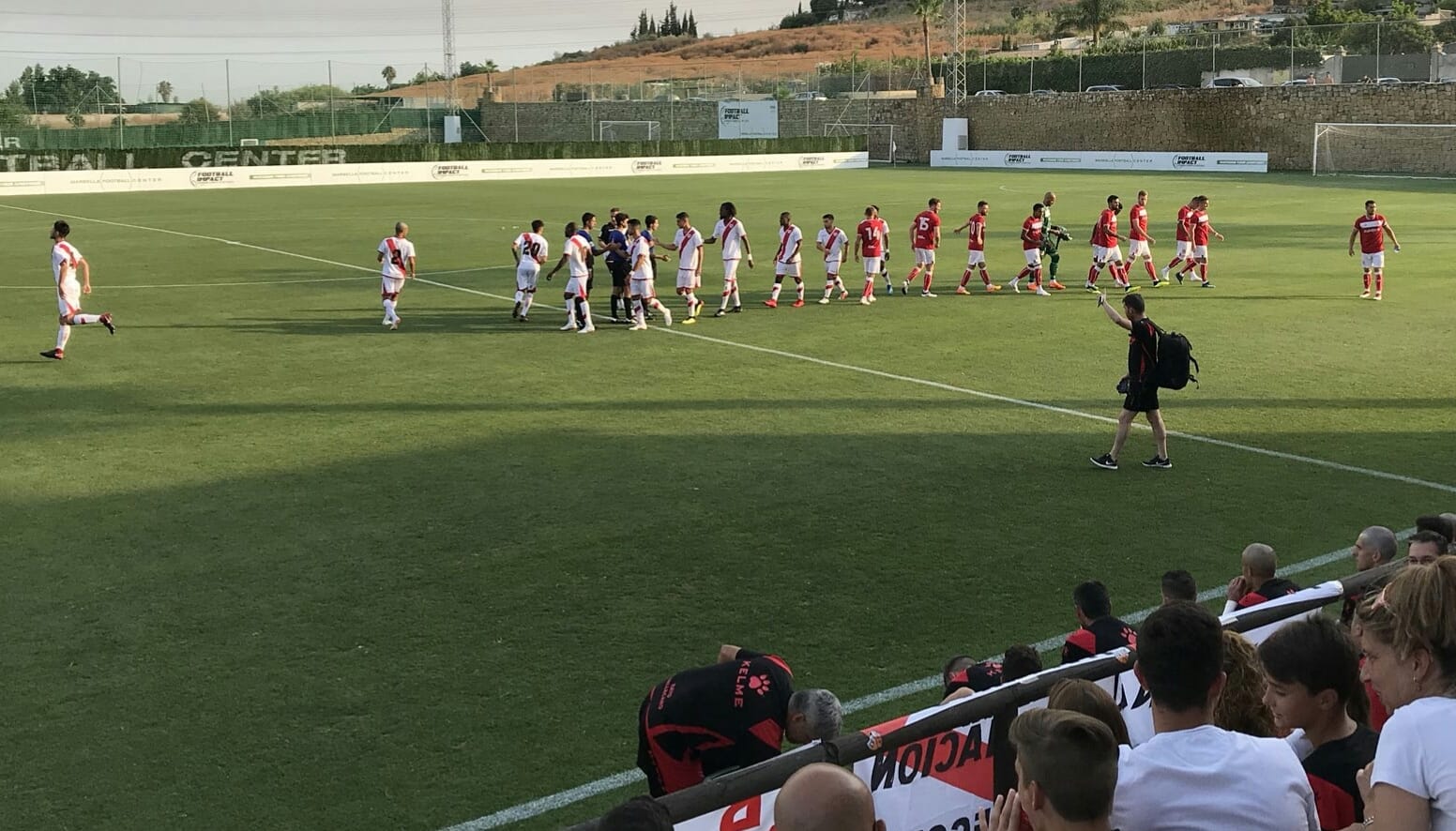 Alex Moreno sentencia el primer test veraniego