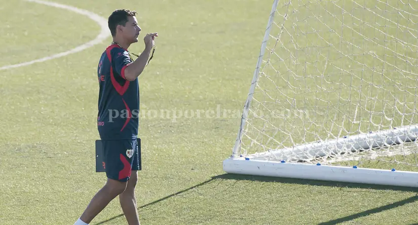 ‘Sería feliz si pudiéramos jugar los 38 partidos en Vallecas’