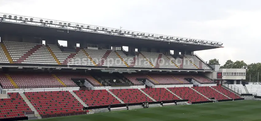 Así está a día  de hoy el Estadio de Vallecas