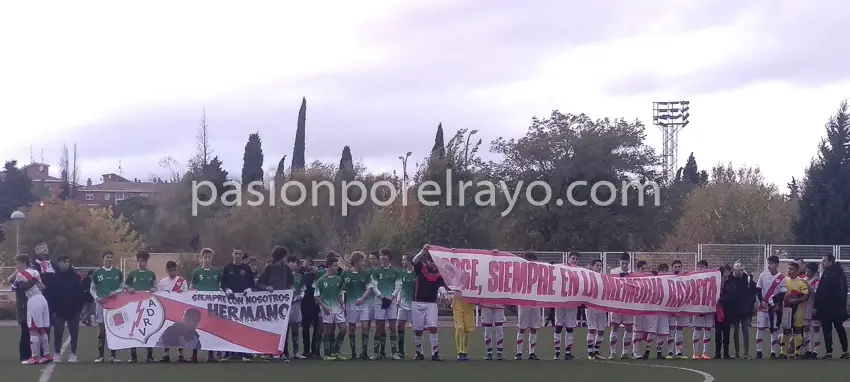 Las peñas del Rayo y el Cadete D de la Fundación rindieron homenaje a Jorge