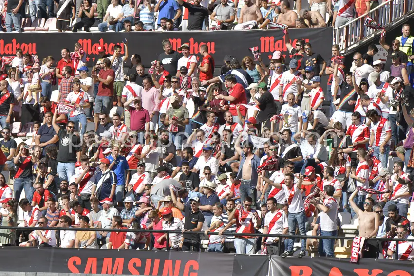 Las peñas del Rayo y el Leganés «odian los lunes» y dicen «no al fútbol entre semana»