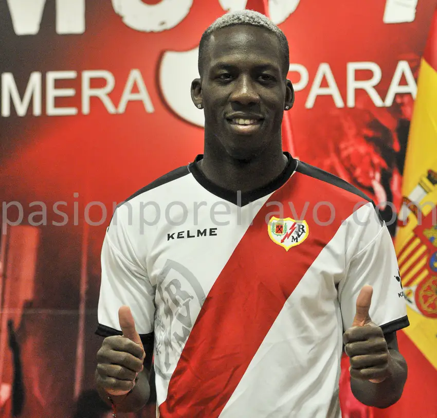 Advíncula y Alex Moreno firmaron autógrafos en LaLiga córner