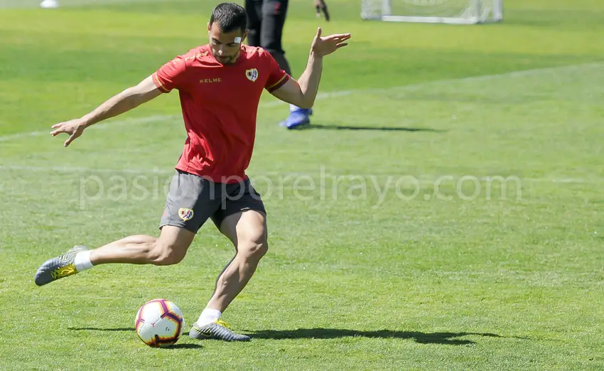 Jordi Amat no seguirá en el Rayo