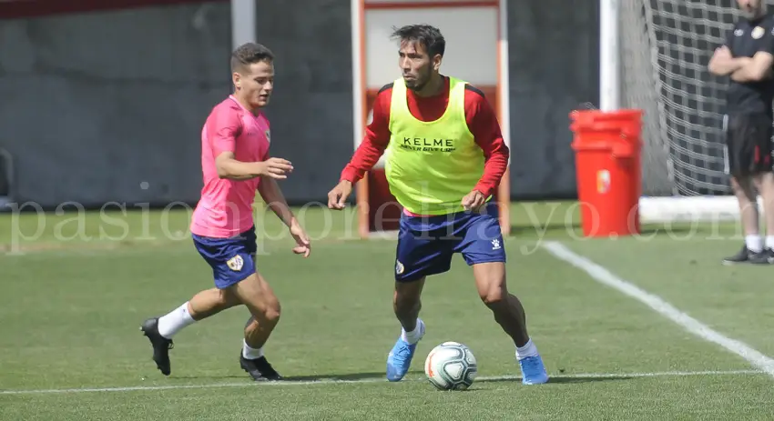 Javi Rubio (Rayo B): «Tenemos que ser fieles a nuestro estilo»