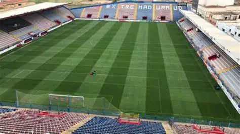 Extremadura – Rayo Vallecano: A por la primera victoria fuera de Vallecas