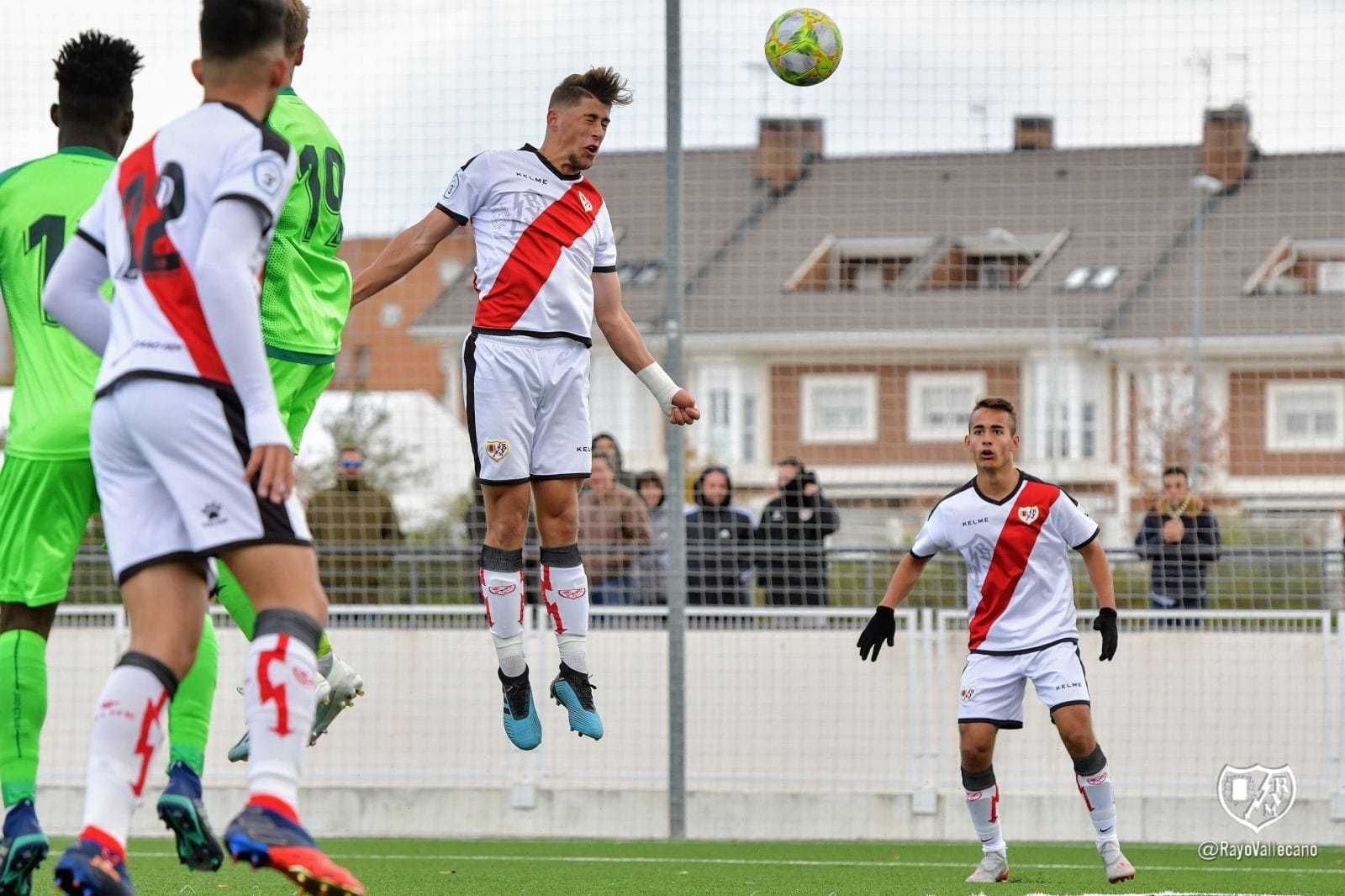 Jorge Moreno (Rayo B): «Ángel Dongil nos insiste en defender bien porque estamos encajando muchos goles»