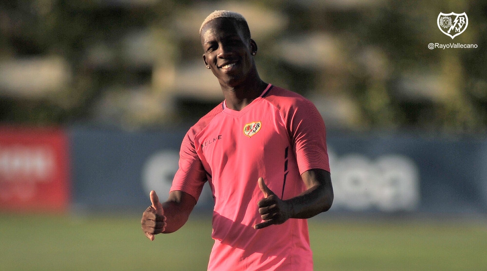 Mensaje de optimismo de Advíncula: «Vendrán tiempos mejores»