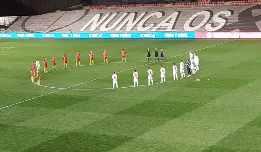 Minuto de silencio en memoria de Carlos Matallanas