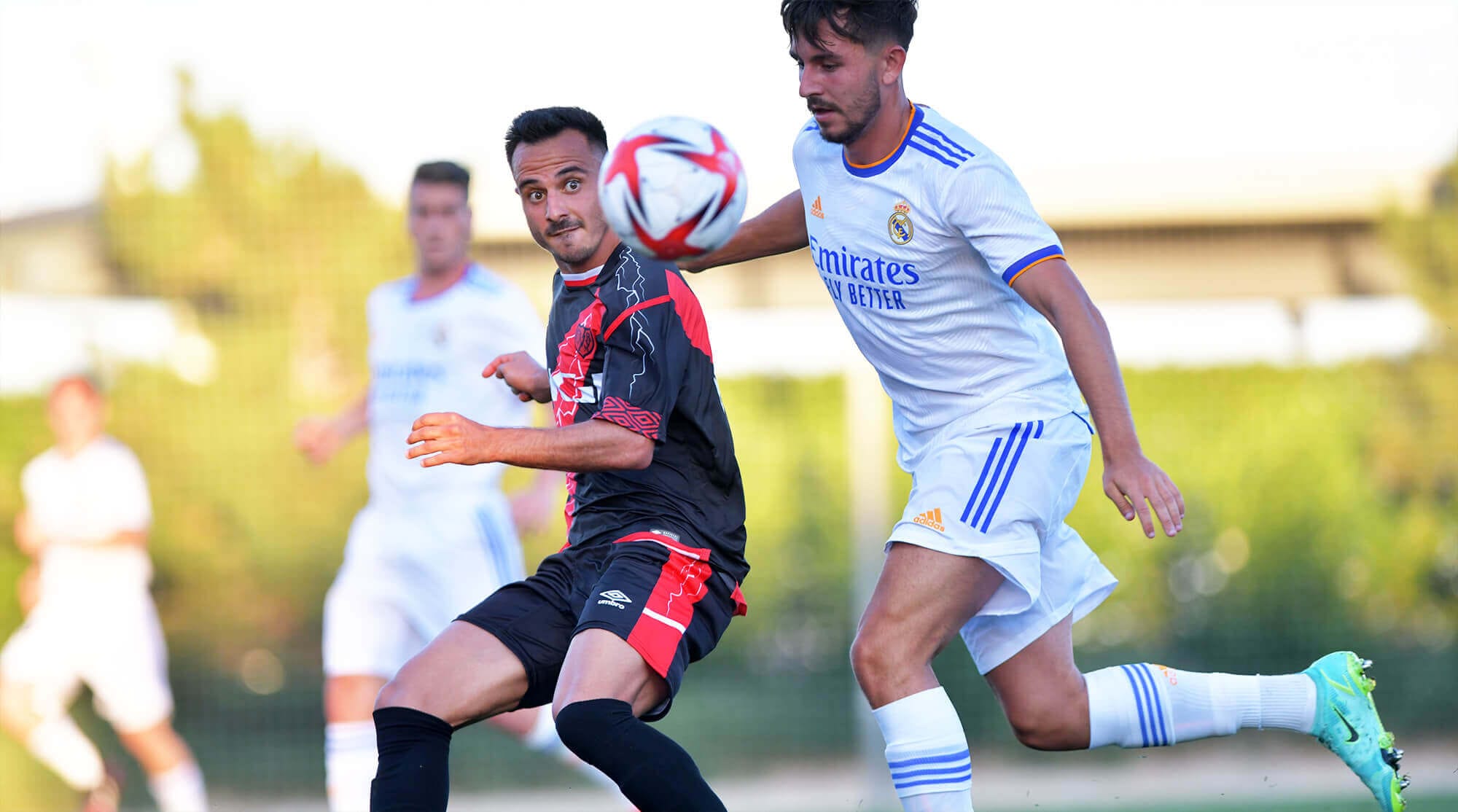 El primer gol de pretemporada llegó en propia puerta tras centro de Alvaro García