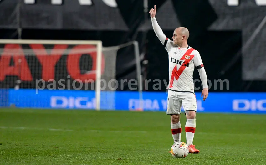 Isi: «Mestalla es el escenario perfecto para que el Rayo muestre la personalidad que tiene en casa»