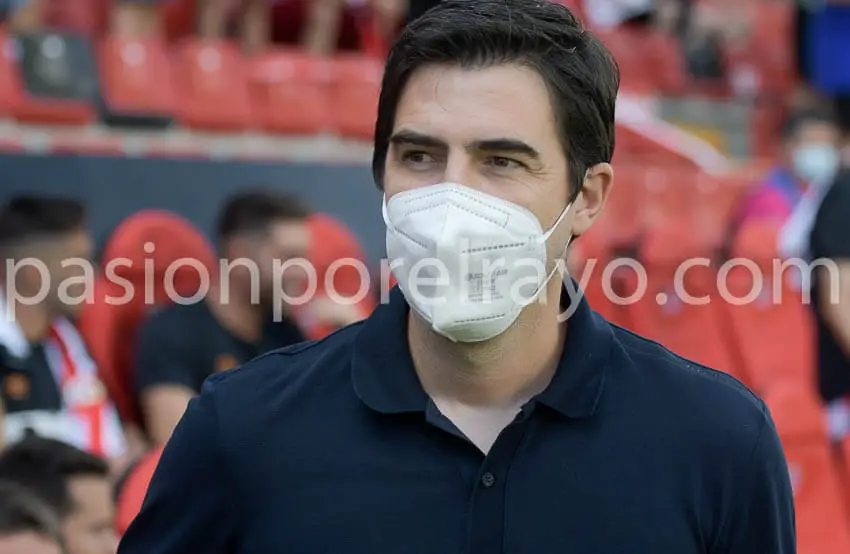 Iraola: «Tenemos que adaptarnos y tratar de competir»