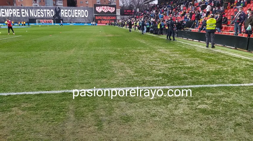 Courtois, sobre el césped del estadio de Vallecas en Movistar+: «Siempre es mejor jugar en un buen campo que en esto»