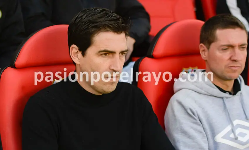 Iraola: «Nos quedan once partidos y tenemos que disputar todos a tope»