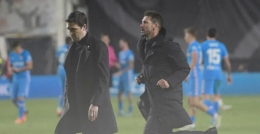 Iraola y Simeone, dos entrenadores ‘top’ de estilo diferente