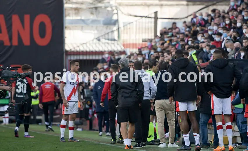 El VAR fue decisivo corrigiendo las decisiones de Martínez Munuera