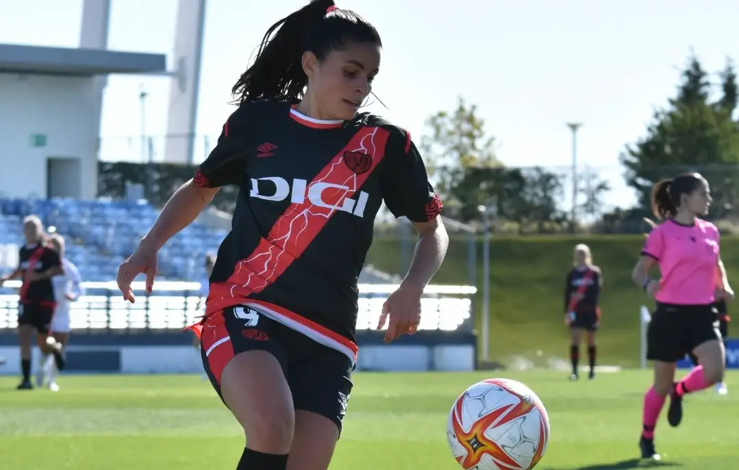 Isadora (Rayo Femenino) marcó el segundo gol más rápido en la historia de la primera división femenina