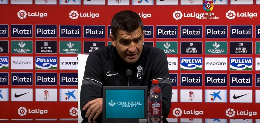 Torrecilla, entrenador del Granada: «De los árbitros no hablo, en el penalti veo mano en el área»