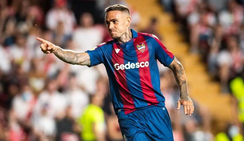 El Levante rechaza una oferta del Rayo Vallecano para llevarse a Roger Martí cedido según COPE