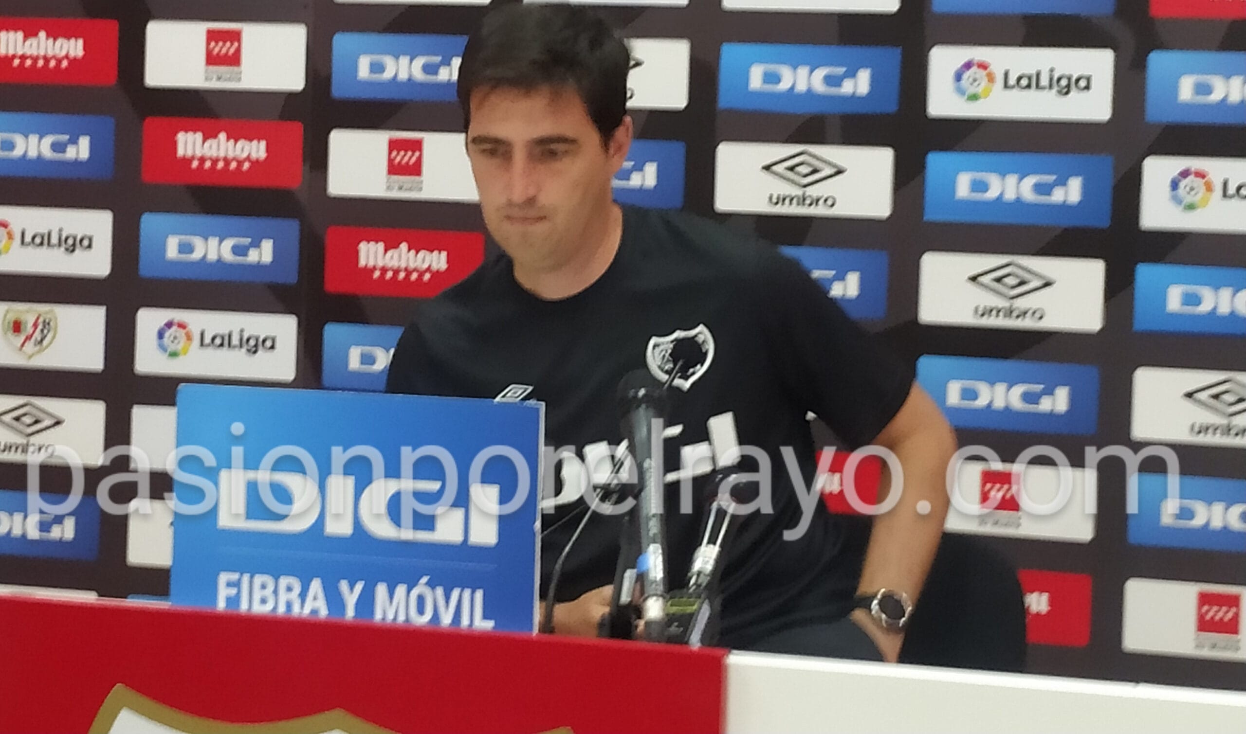 Iraola, en la previa del Barcelona – Rayo Vallecano: «Hemos preparado el partido contando con que van a estar todos sus fichajes»