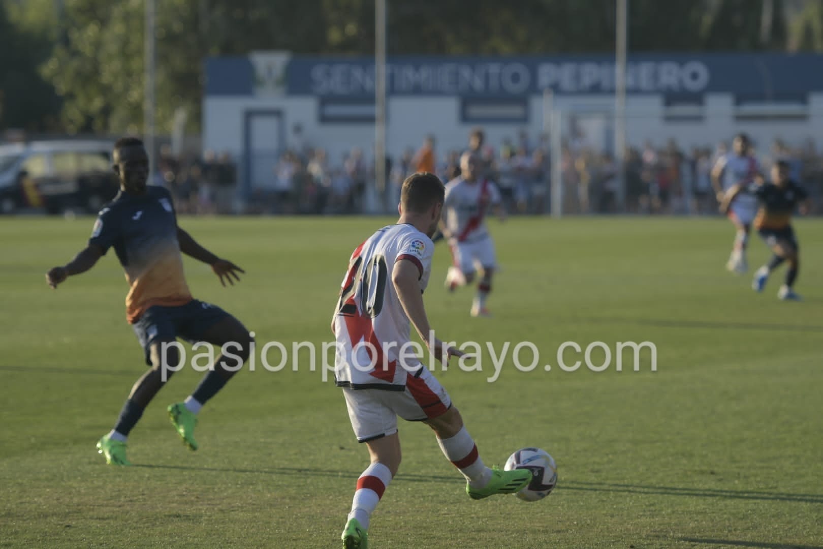 La plantilla del Rayo Vallecano elige sus nuevos dorsales