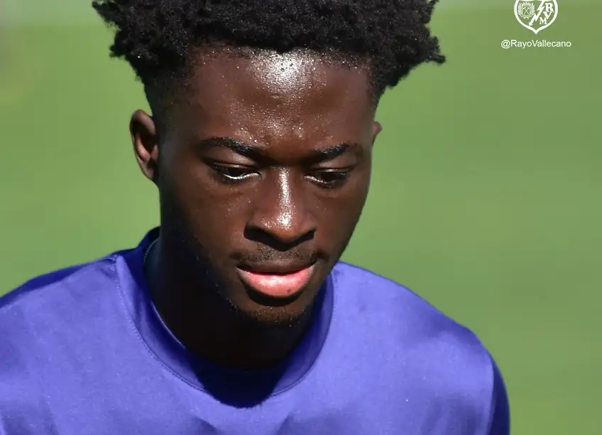 Abdul Mumin podría quedarse fuera del Osasuna – Rayo Vallecano por el papeleo