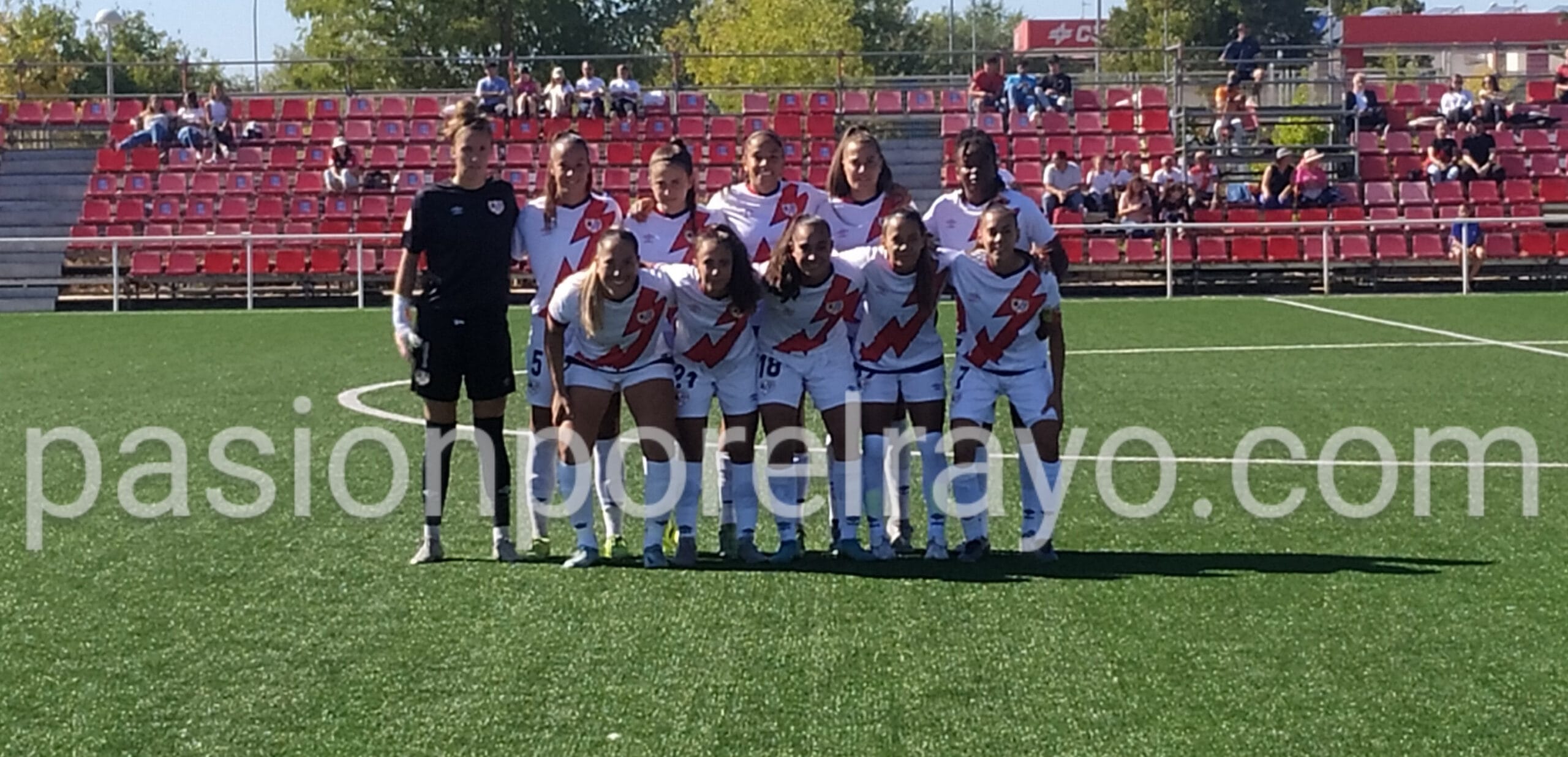 El Rayo Femenino cae goleado ante el Barcelona B (0-3) y ya está a 4 puntos de la salvación
