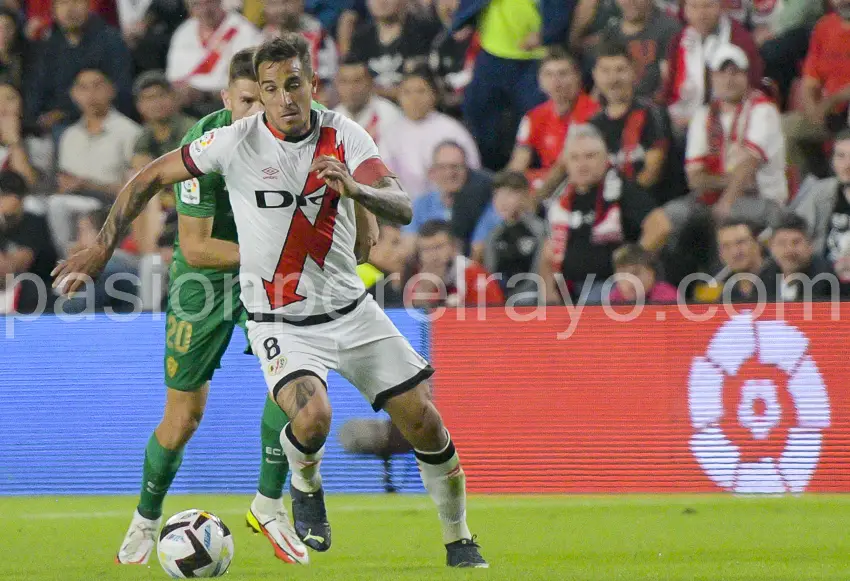 Entrevista a Trejo en Pasión por el Rayo Radio: «Hacer cosas en este club me enorgullece y me hace crecer»