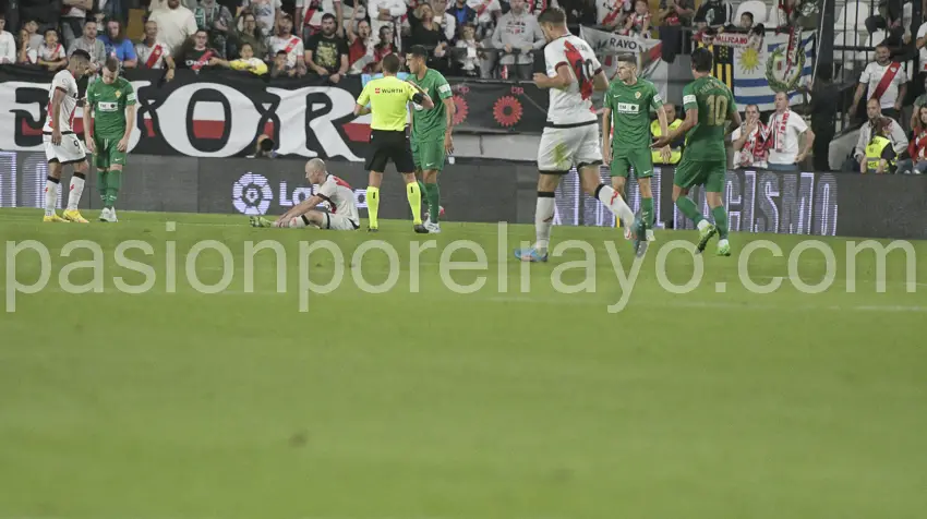 Vallecas estrenó su césped de invierno