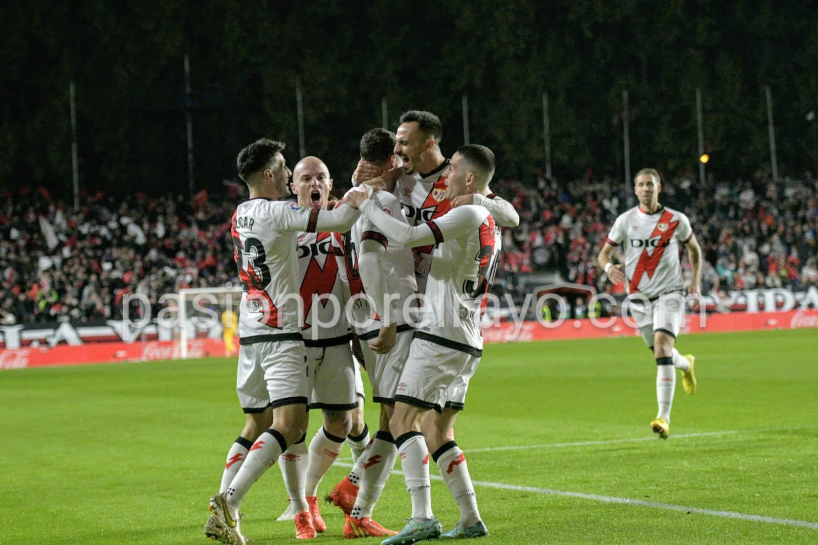 El Rayo Vallecano, a 3 puntos y 4 puestos de Champions League tras el primer tercio de Liga