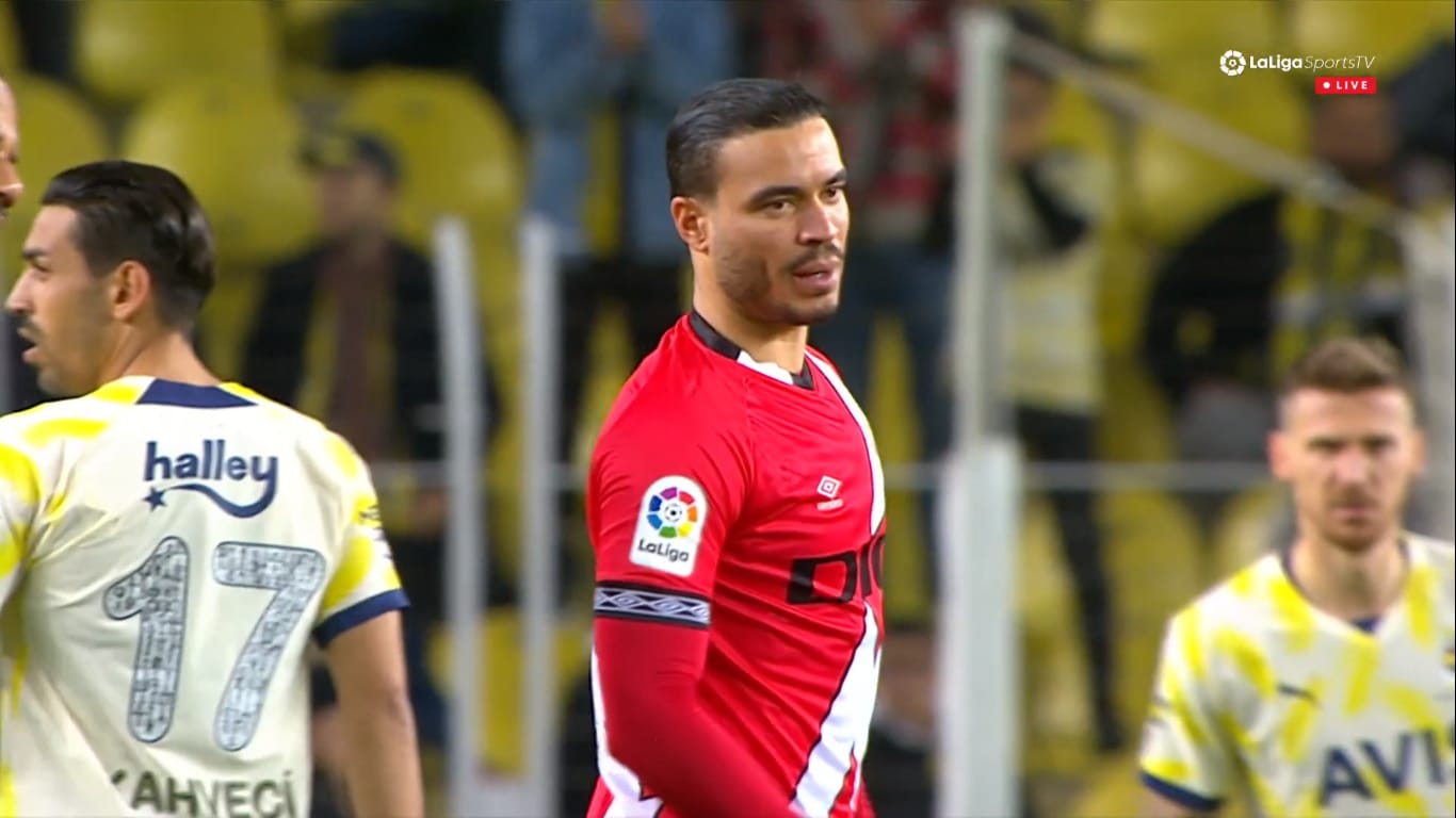 Raúl de Tomás ya viste la franja (con el 25 a la espalda): 45 minutos en el Fenerbahce – Rayo Vallecano