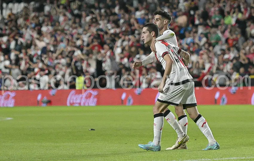 Sergio Camello, tras el Rayo Vallecano 0-2 Real Sociedad: «En dos errores nuestros no te perdonan»