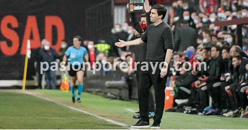 Iraola, en la previa del Cádiz – Rayo: «Va a haber un ambiente bonito y queremos que los nuestros vuelvan contentos»