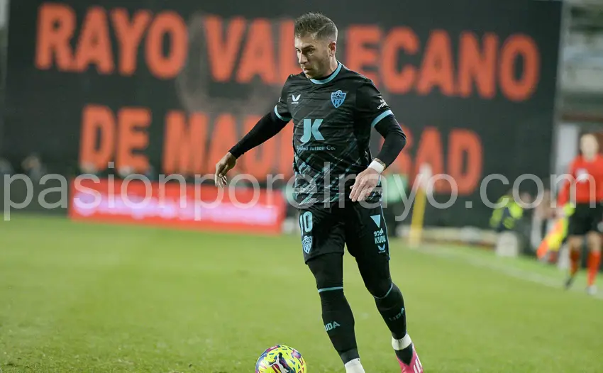 Vallecas, territorio hostil para Adrián Embarba