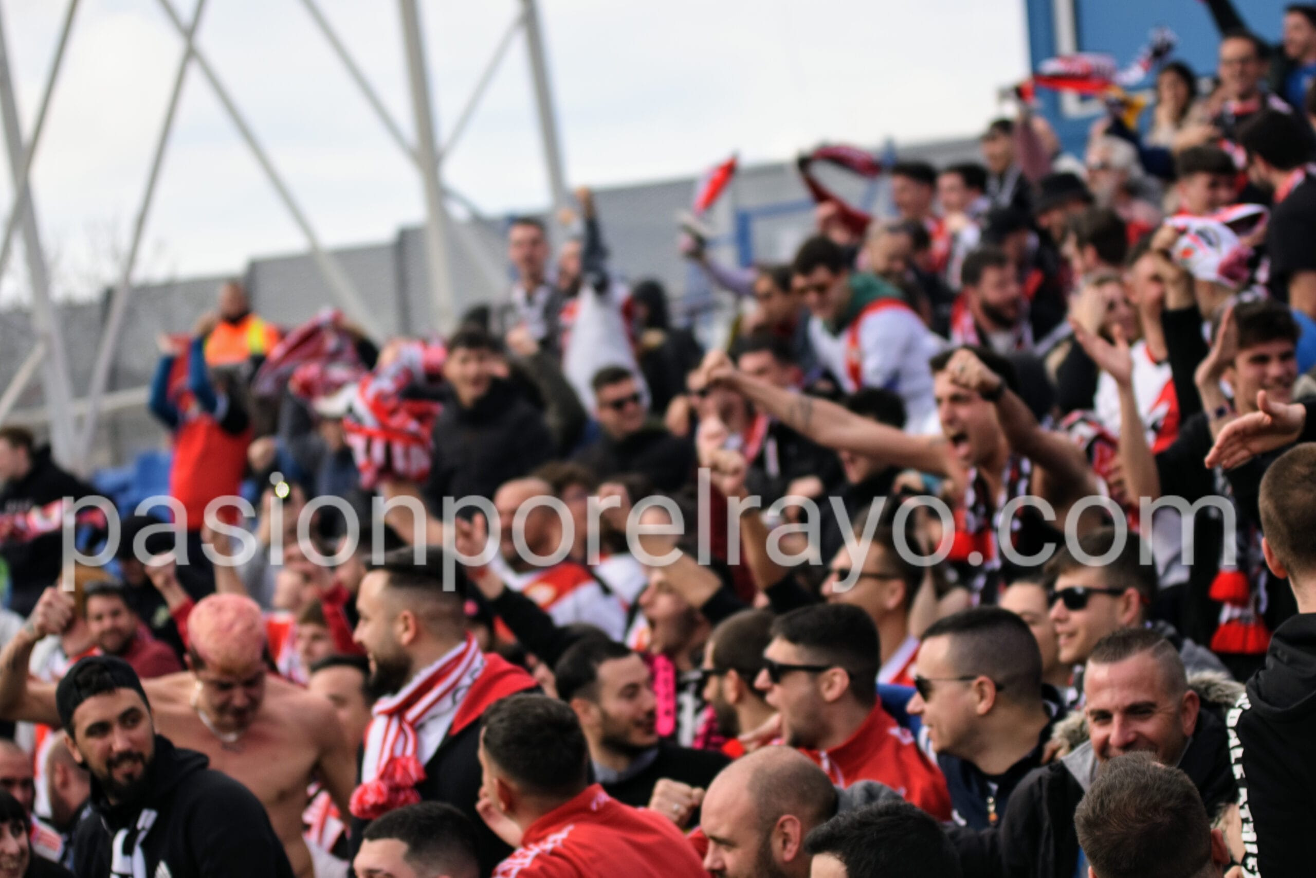 Pese a los precios desorbitados, habrá marea franjirroja en el Cádiz – Rayo Vallecano