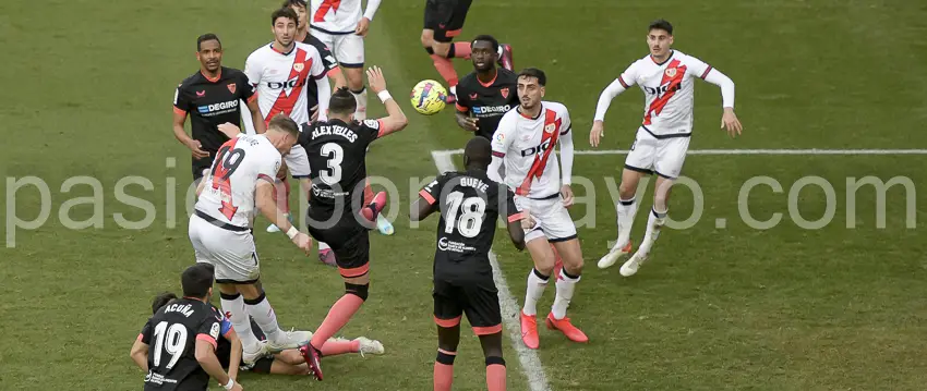 Rayo 1-1 Sevilla: Reparto de puntos en el duelo de los papeles cambiados
