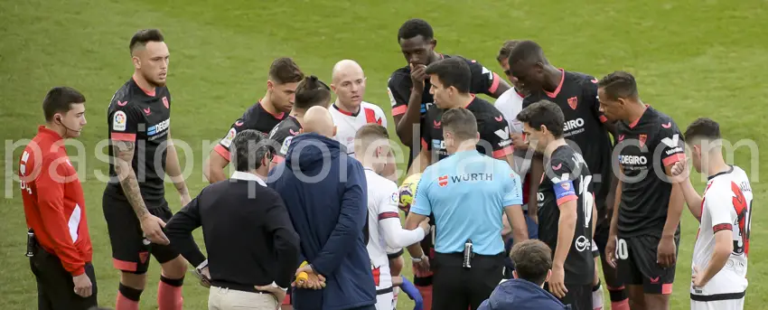 En Sevilla se quejan del arbitraje en Vallecas por segundo año consecutivo